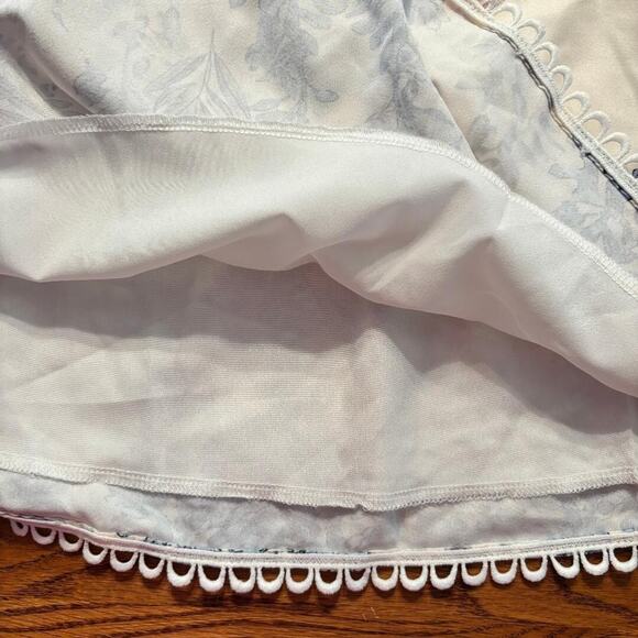 Shein White and Blue Floral 3/4 sleeve Dress Size S Peek a Boo Waist - Picture 14 of 16